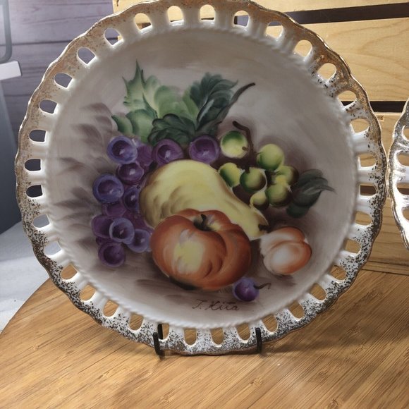 Set Of 2 Vintage UCAG CO. Hand Painted In Japan Porcelain Fruit Plates 8" Signed - Picture 3 of 7